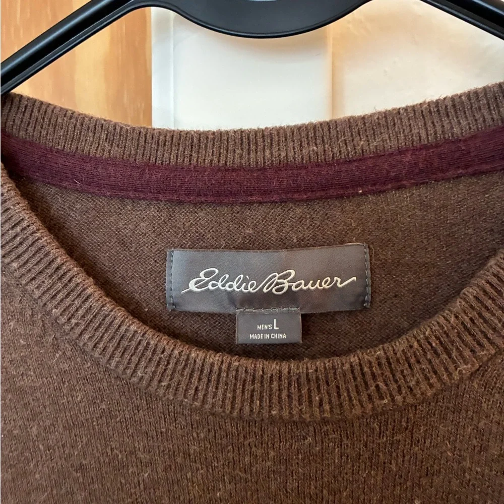 Eddie Bauer Men's Chocolate Crewneck Sweater size large - Picture 2 of 3